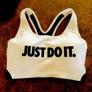 Nike xs sports bra